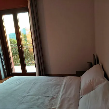 Benjamas Oda ve Kahvaltı