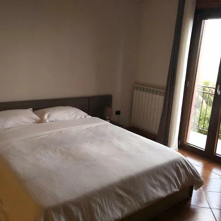 Oda ve Kahvaltı Benjamas Bisacquino